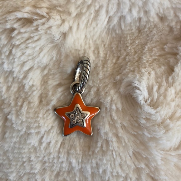 Brighton orange star charm - Picture 2 of 2